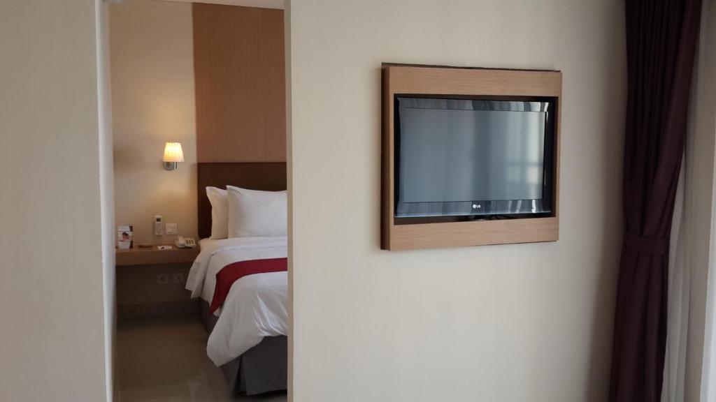 Hotel Atria Residences Gading Serpong 4*